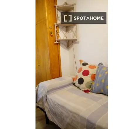 Image 4 - Veia, Calle de San Antón, 18005 Granada, Spain - Apartment for rent