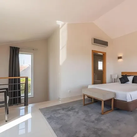 Rent this 3 bed house on 8400-535 Lagoa e Carvoeiro