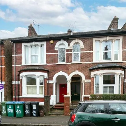 Rent this 2 bed room on 12 Grosvenor Road in Watford, WD17 2QS