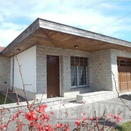 Buy this 2 bed house on José Blanco 3857 in Quilmes Oeste, 1886 Quilmes