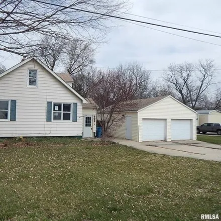 Buy this 4 bed house on 1811 35th Avenue in East Moline, IL 61244