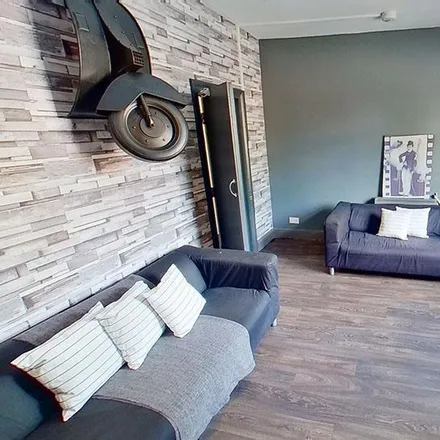Rent this 5 bed apartment on Mayfair in 79 Mansfield Road, Nottingham
