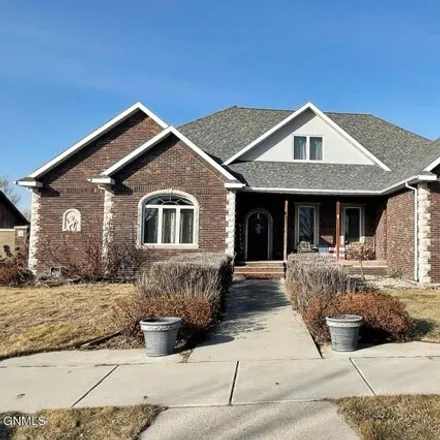 Buy this 5 bed house on 1627 Sand Creek Drive West in Williston, ND 58801