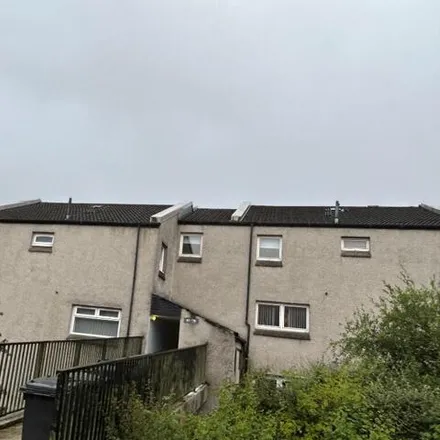Rent this 3 bed room on The Auld Road in Cumbernauld, G67 2SF