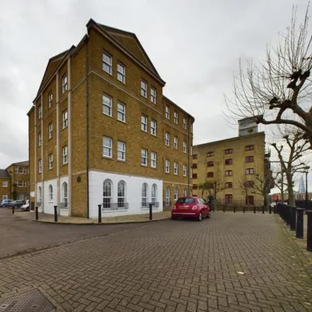 Buy this 2 bed apartment on Frederick Square in London, SE16 5XR