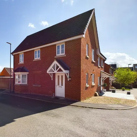 Rent this 3 bed duplex on unnamed road in High Wycombe, HP13 5TJ
