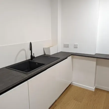 Image 6 - 10 Golden Square, Aberdeen City, AB10 1RB, United Kingdom - Apartment for rent