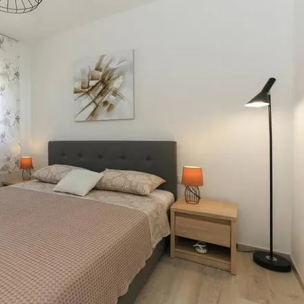 Rent this 3 bed apartment on Kaštel Gomilica in Ulica Hrvatskih knezova, 21213 Grad Kaštela