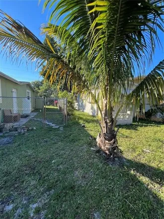 Image 2 - 3847 Northwest 35th Avenue, Lauderdale Lakes, FL 33309, USA - Condo for rent