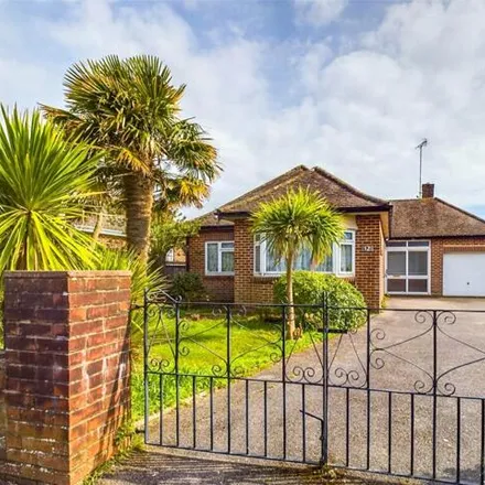 Image 1 - Ridgefield Gardens, Highcliffe-on-Sea, BH23 4QG, United Kingdom - House for sale