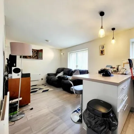 Image 6 - St Annes Road, Denton, M34 3BP, United Kingdom - Apartment for rent