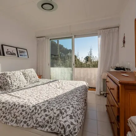 Rent this 2 bed apartment on Xalet Sant Jordi in Carril de vianants Palafrugell - Calella, 17210 Palafrugell