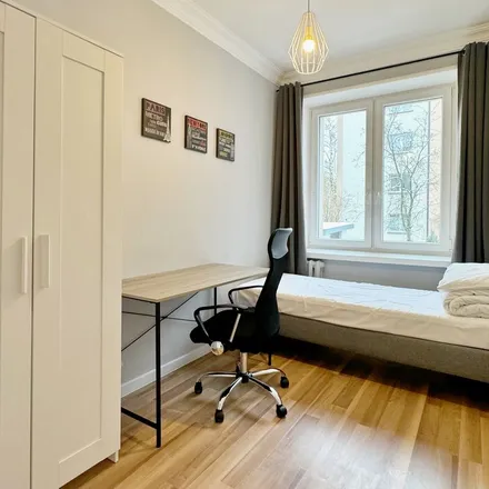 Rent this 2 bed apartment on Szkoła Podstawowa nr 4 im. Sybiraków in Tadeusza Mazowieckiego, 15-453 Białystok