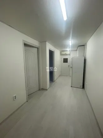 Rent this 2 bed apartment on 서울특별시 강남구 역삼동 836-32