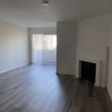 Rent this 1 bed apartment on 6862 Lexington Avenue in Los Angeles, CA 90038