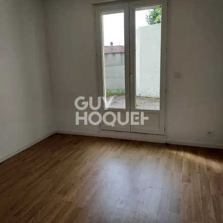 Image 1 - 11 Rue Denis Papin, 33400 Talence, France - Apartment for rent