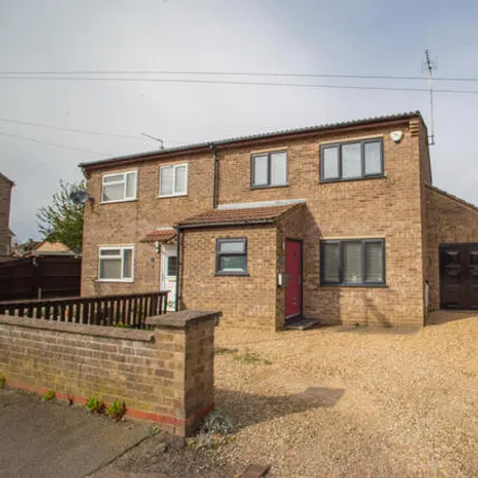 Buy this 3 bed duplex on Stonald Road in Whittlesey, PE7 1RE