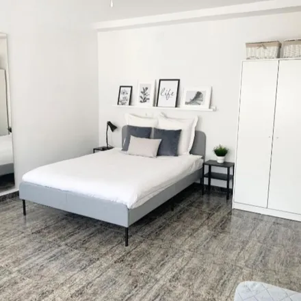 Rent this 4 bed apartment on Colegio Parra in Calle de Ceuta, 30003 Murcia