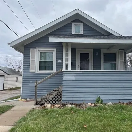 Buy this 2 bed house on 658 13th Street Northwest in Cedar Rapids, IA 52405