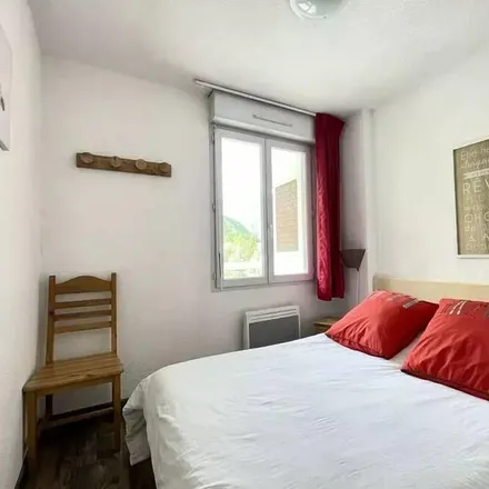 Rent this 2 bed apartment on Centre d'incendie et de secours de Puy-Saint-Vincent in L'Eyssarvia, D 4