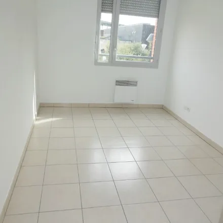 Rent this 3 bed apartment on 15 Rue Cécile Brunschvicg in 31200 Toulouse, France