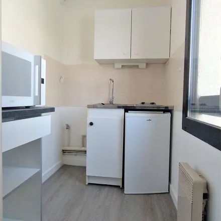 Rent this 1 bed apartment on 8 rue de l'Ecorchade in 63400 Chamalières, France