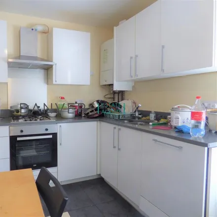 Rent this 4 bed apartment on Noel Street in Leicester, LE3 0DG