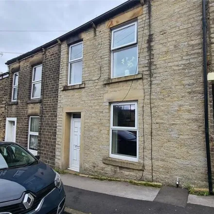 Buy this 3 bed townhouse on St Mary's Road in Glossop, SK13 8DN