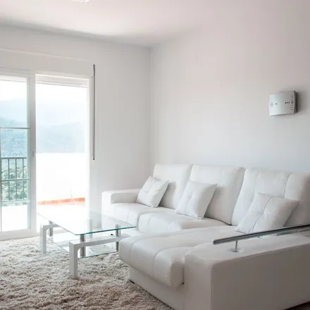 Rent this 3 bed apartment on 29611 Istán