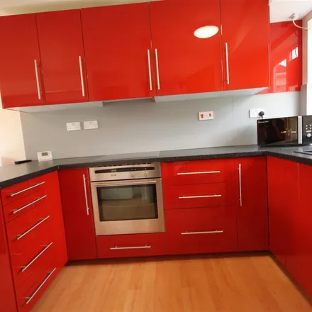 Rent this 4 bed apartment on Water Mill Close in Metchley, B29 6SU