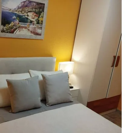 Rent this 4 bed house on 43883 Roda de Berà