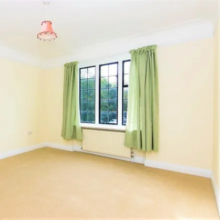 Image 5 - Selwyn House, Manor Fields, London, SW15 3LN, United Kingdom - Apartment for rent