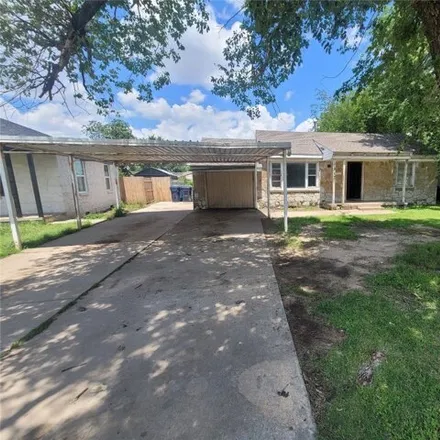 Buy this 2 bed house on 1339 Chestnut Drive in Oklahoma City, OK 73119