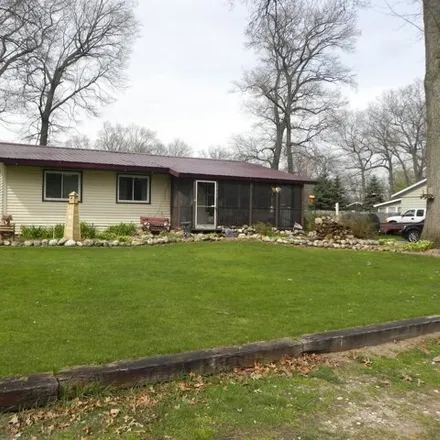 Buy this 4 bed house on 3316 Murl Avenue in Muskegon Charter Township, MI 49442