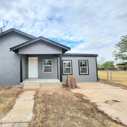 Buy this 3 bed house on 206 South Tennessee Street in Amarillo, TX 79106