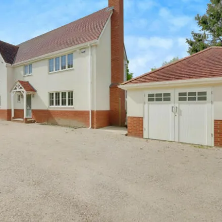 Rent this 5 bed house on Rectory Road in Hawkwell, SS5 4LE