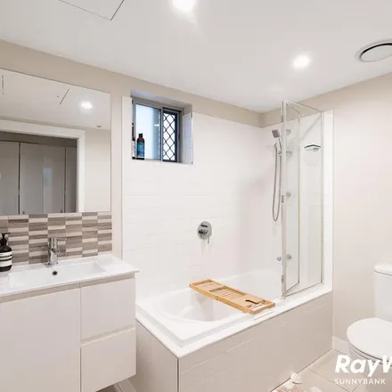 Image 5 - 300 Turton Street, Coopers Plains QLD 4108, Australia - Apartment for rent