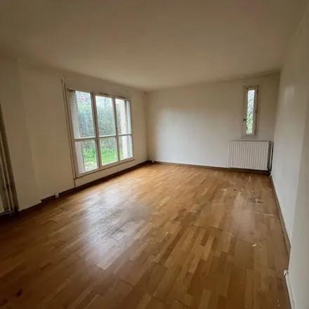 Rent this 3 bed apartment on 45 Avenue du Hazay in 95800 Cergy, France