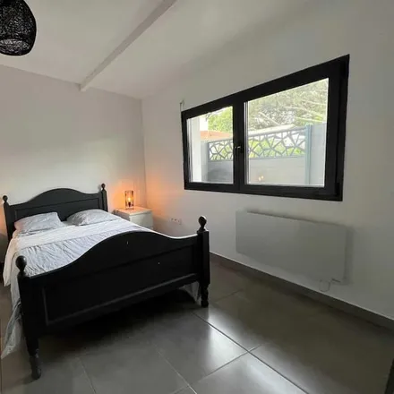 Rent this 2 bed house on Gujan-Mestras in Rue Edmond Daubric, 33470 Gujan-Mestras