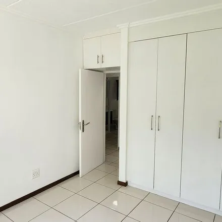 Image 2 - Jan Smuts Avenue, Craighall Park, Rosebank, 2196, South Africa - Apartment for rent