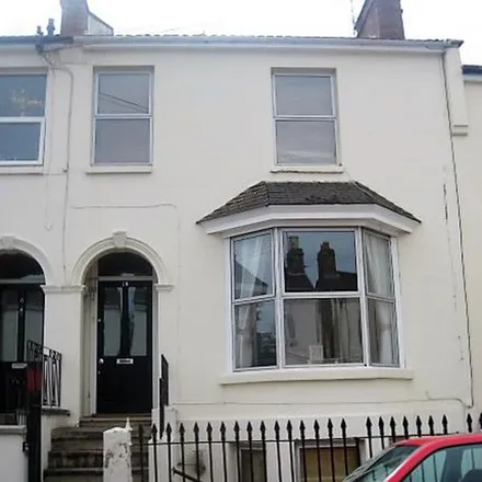 Rent this 5 bed townhouse on Forfield Place in Royal Leamington Spa, CV31 1HG