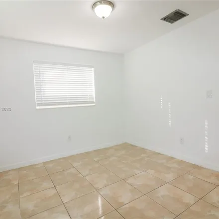 Image 3 - 11000 Northeast 13th Avenue, Courtly Manor, Miami-Dade County, FL 33161, USA - Apartment for rent