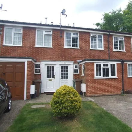 Rent this 3 bed house on Ferndown Close in London, SM2 5TG