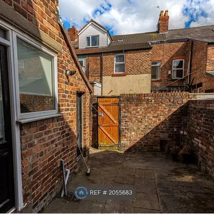 Rent this 5 bed townhouse on Calton Avenue in Liverpool, L18 1EL