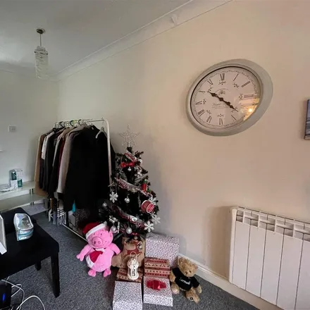 Image 6 - Nideggen Close, Thatcham, RG19 4HS, United Kingdom - Apartment for rent