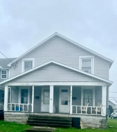 Buy this 4 bed house on 149 London Street in Marion, OH 43302