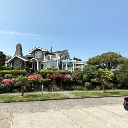 Buy this 3 bed house on 1529 Palm Avenue Southwest in Seattle, WA 98116