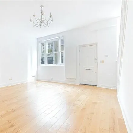 Rent this 2 bed room on 8 Egerton Gardens Mews in London, SW3 2EH