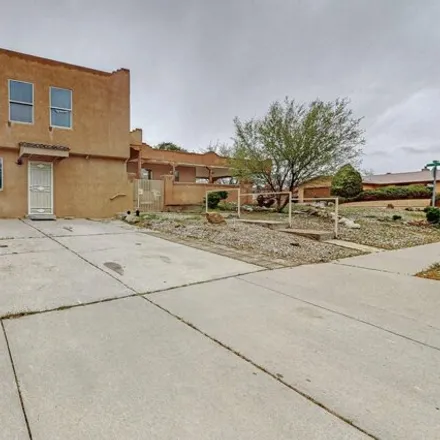 Image 4 - 7186 Hildegarde Drive Northeast, Albuquerque, NM 87109, USA - House for sale
