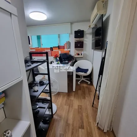 Rent this studio apartment on 서울특별시 강남구 대치동 900-24